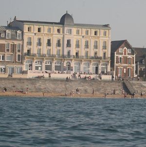 Hotel Kyriad Saint Malo Centre Plage Exterior photo