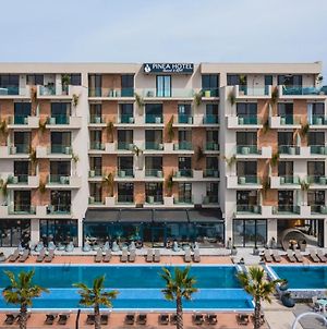 Pinea Hotel Resort & Spa Golem  Exterior photo