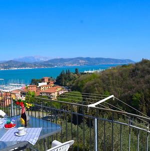 Wonderful Sea View - Terrace And Parking Appartamento Fezzano  Exterior photo