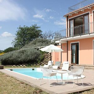 Villa Diana, Marche - intera struttura con piscina Mombaroccio Exterior photo