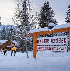 Baker Creek Mountain Resort Lake Louise Exterior photo