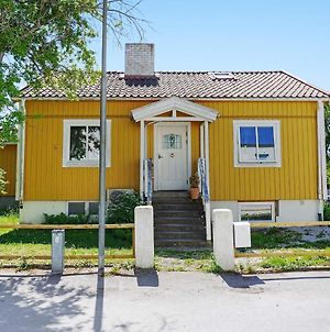Cosy Basement Apartment Near The Sea And Centre Of Visby Exterior photo