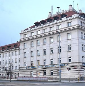 Masarykova Kolej Hotel Praga Exterior photo