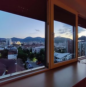 Cosy 2-Bedroom Apartment With An Amazing Panorama Deva Exterior photo