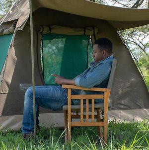Serengeti Budget Campsite & Safari Hotel Exterior photo