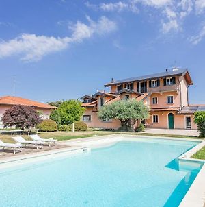 Villa Near Milan With Swimming Pool Divignano Exterior photo