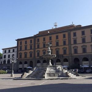 Palazzo Grandori Alloggi Turistici Appartamento Viterbo Exterior photo