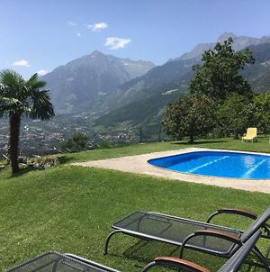 Villa Corazza-Bezauberndes Appartment+ Schwimmbad Tirolo Exterior photo