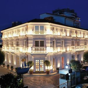 Giulia Albérgo Hotel Durrës Exterior photo