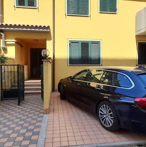 Appartamento indipendente con posto auto Ascoli Piceno Exterior photo
