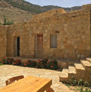 Wadi Dana Lodge - نزل وادي ضانا Exterior photo