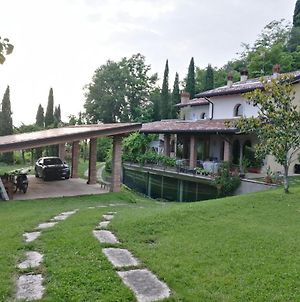 camera king size in villa con piscina termale Lazise Exterior photo