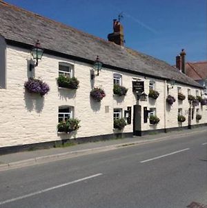 Farmers Arms Bed and Breakfast Saint Merryn Exterior photo