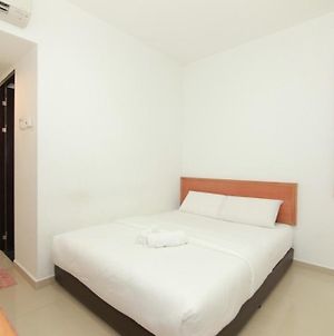 193 Hotel Johor Bahru Room photo