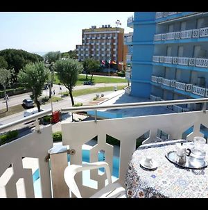 Sea Front Apartment With Swimming Pool By Beahost Rentals Porto Santa Margherita di Caorle Exterior photo