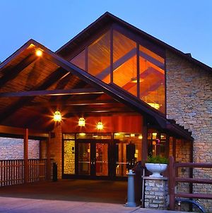 Burr Oak Lodge And Conference Center Glouster Exterior photo