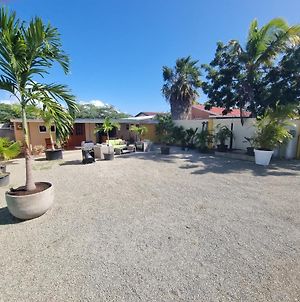 Aruba Seascape Apartments Palm Beach Exterior photo