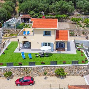 Villa Mimosa Diano Marina: exclusive use villa, garden, barbecue, 3 bedrooms&3 bathrooms Exterior photo