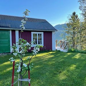 Ateljéstugan med magisk utsikt Villa Nordingrå Exterior photo
