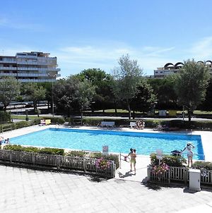 Beautiful Beachfront Apartment With Swimming Pool - Great Location By Beahost Porto Santa Margherita di Caorle Exterior photo