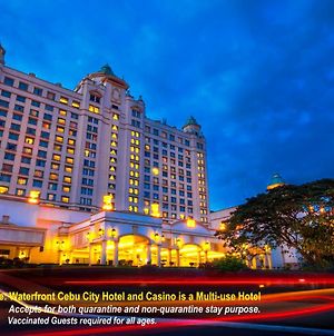 Waterfront Cebu City Hotel & Casino Exterior photo