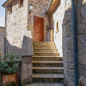Nice Apartment In Sorano With Wifi And 1 Bedrooms Exterior photo