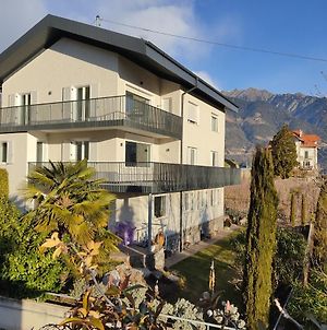Neu: La Vista - Apartment Mit Traumblick & Garten Marlengo Exterior photo