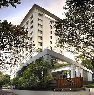 The Raintree, St. Mary'S Road Hotel Chennai Exterior photo
