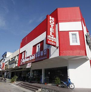 Holmes Kelana Jaya Hotel Petaling Jaya Exterior photo