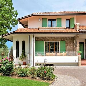 Holiday Home In San Giovanni In Marignano With Garden Exterior photo