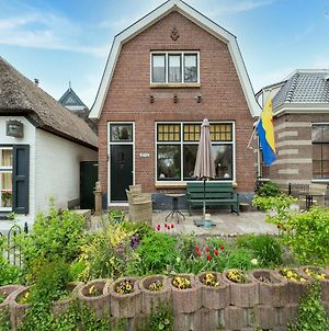 4 Persons Lodging On The First Floor In Giethoorn With Breakfast Appartamento Exterior photo