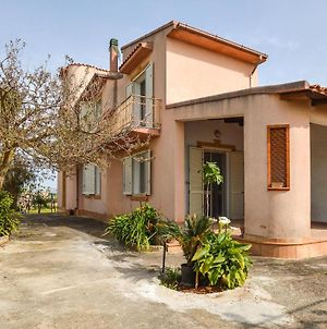 Amazing home in Marinella di Selinunte with 4 Bedrooms Exterior photo
