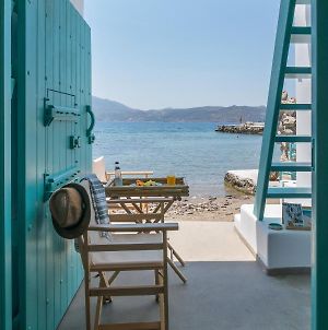 Turquoise Boathouse In Klima I Appartamento Exterior photo