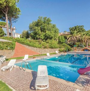 Amazing Home In Poggio Delle Ginestre With Outdoor Swimming Pool, Wifi And 6 Bedrooms Trevignano Romano Exterior photo