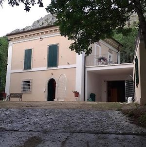 Villa Don Angelo Campobassi Pescosansonesco Exterior photo