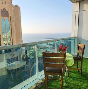 شقة فاخرة على البحر Luxury Apartment Sea View Ajman Exterior photo