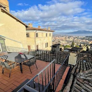 Duomo Apt With Spectacular Terrace - Sleeps 6 Appartamento Spoleto Exterior photo