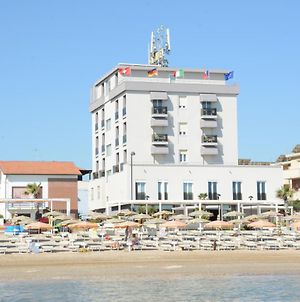 Hotel Caravel Marotta Exterior photo