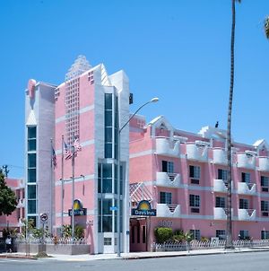 Days Inn By Wyndham Santa Monica/Los Angeles Exterior photo