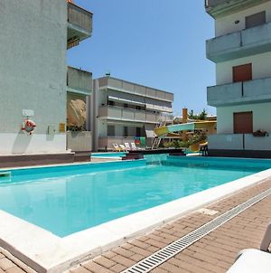 Nice Apartment In Alba Adriatica With Outdoor Swimming Pool, Wifi And 1 Bedrooms Exterior photo