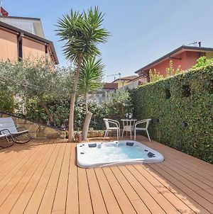 Nice home in Lido di Camaiore with WiFi&3 Bedrooms Exterior photo