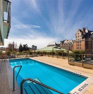 Spacious Downtown 2 Bedroom Condo With Pool And Air Conditioning Victoria Exterior photo