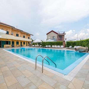 Delightful Apartment In Paestum With Swimming Pool Exterior photo