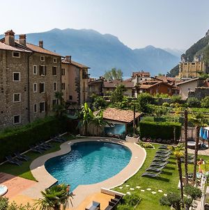 Hotel Canarino Riva del Garda Exterior photo