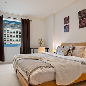 Capacious 02 Bed Room Apartment In Canary Wharf Londra Exterior photo