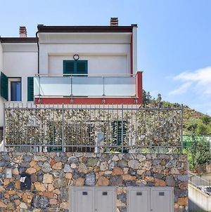 Awesome Home In Vado Ligure With Internet And 2 Bedrooms Exterior photo