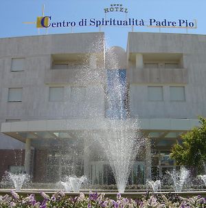Hotel Centro Di Spiritualità Padre Pio San Giovanni Rotondo Exterior photo
