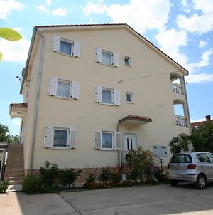 Apartments Znidarec Šilo Exterior photo