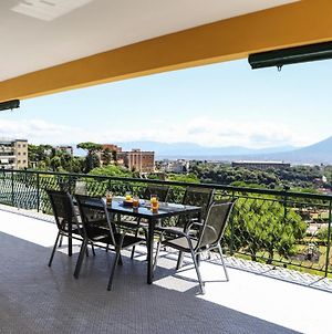 Appartamento con terrazzo a Capodimonte by Wonderful Italy Napoli Exterior photo