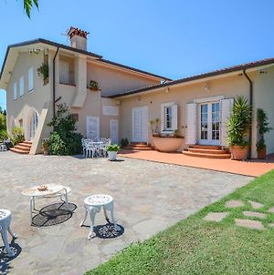 Stunning home in Lido di Camaiore with WiFi&1 Bedrooms Exterior photo